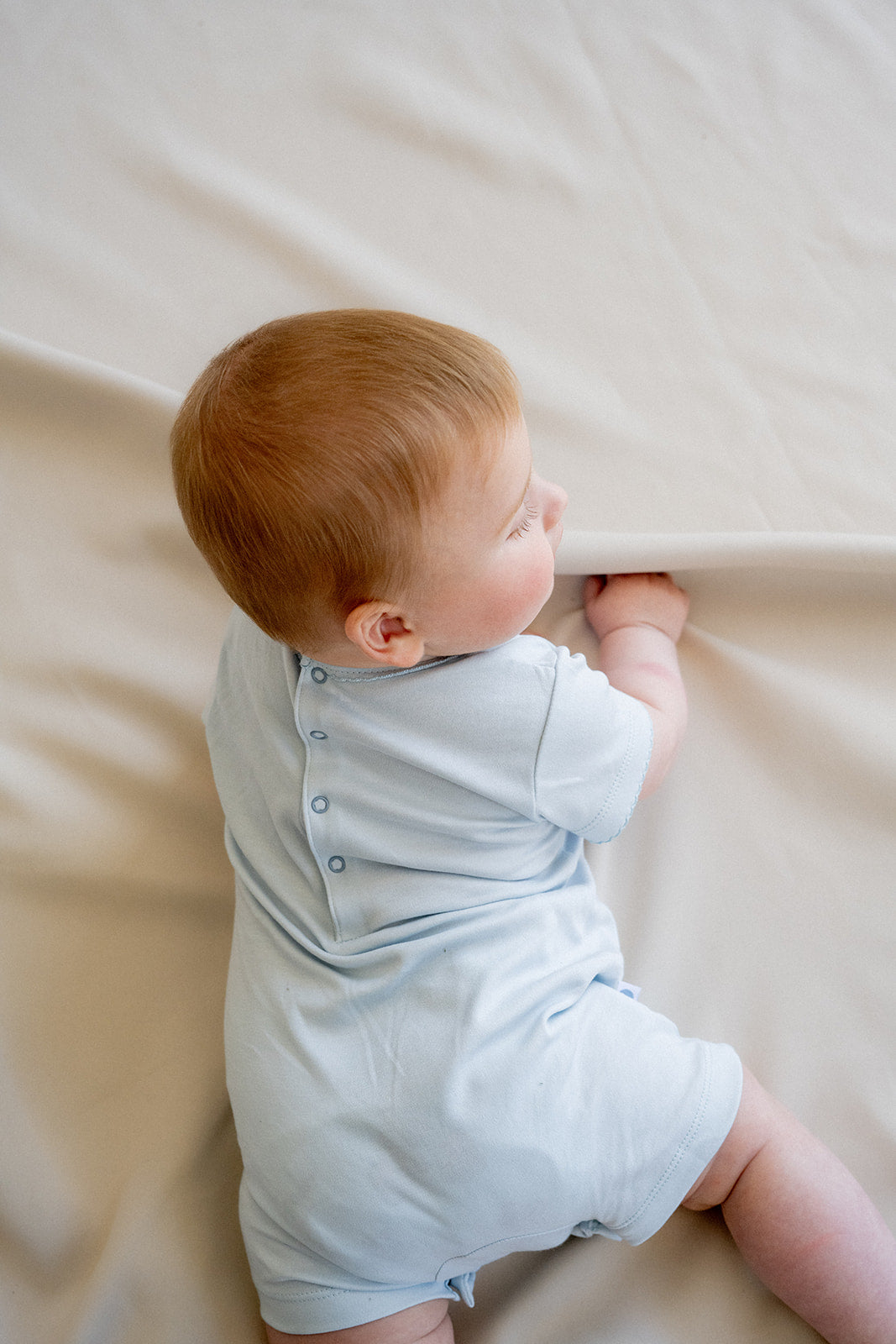 Pyjama bébé bleu court à smocks