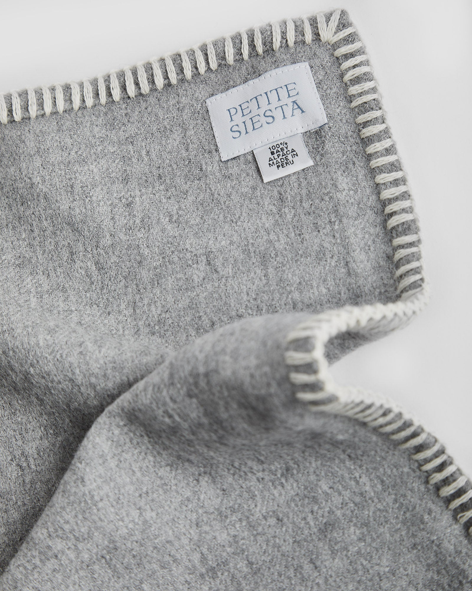 Couverture en bébé alpaga gris chiné