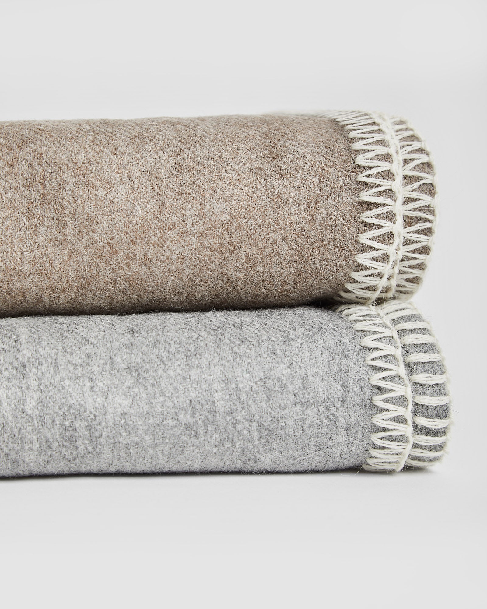 Couverture en bébé alpaga gris chiné