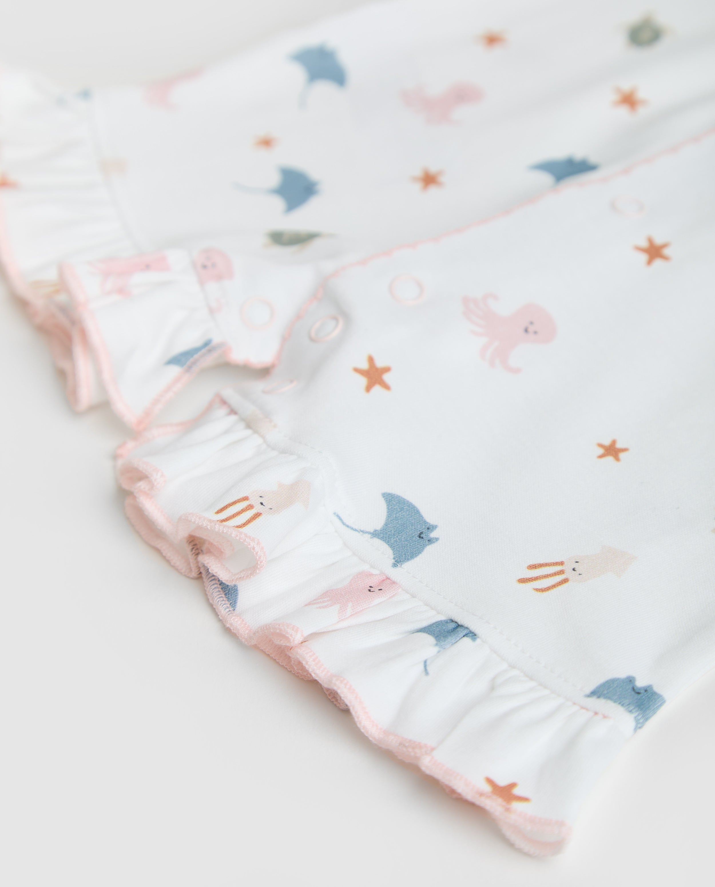 Pyjama court à volants pour bébé
