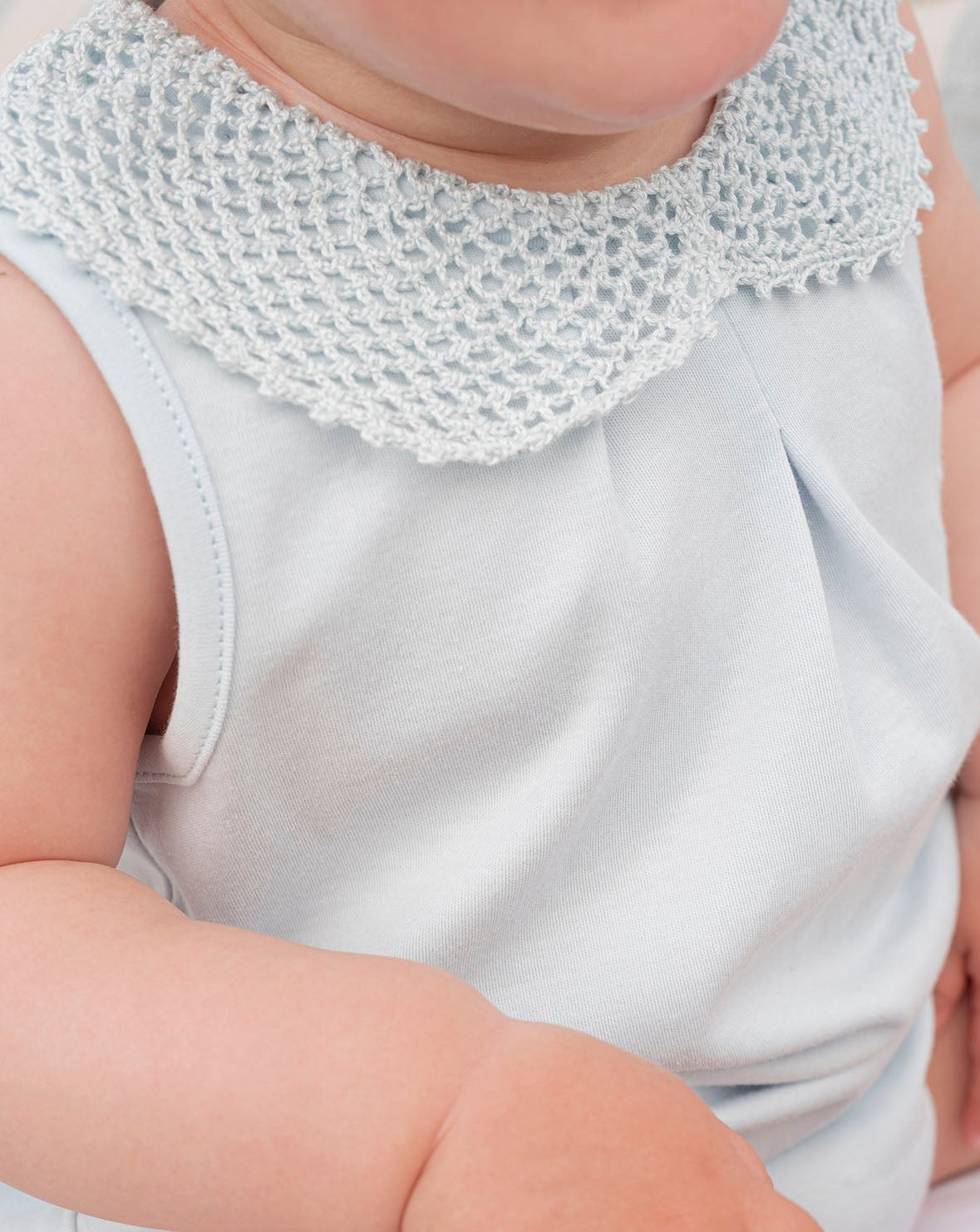 Grenouille bébé bleue au crochet