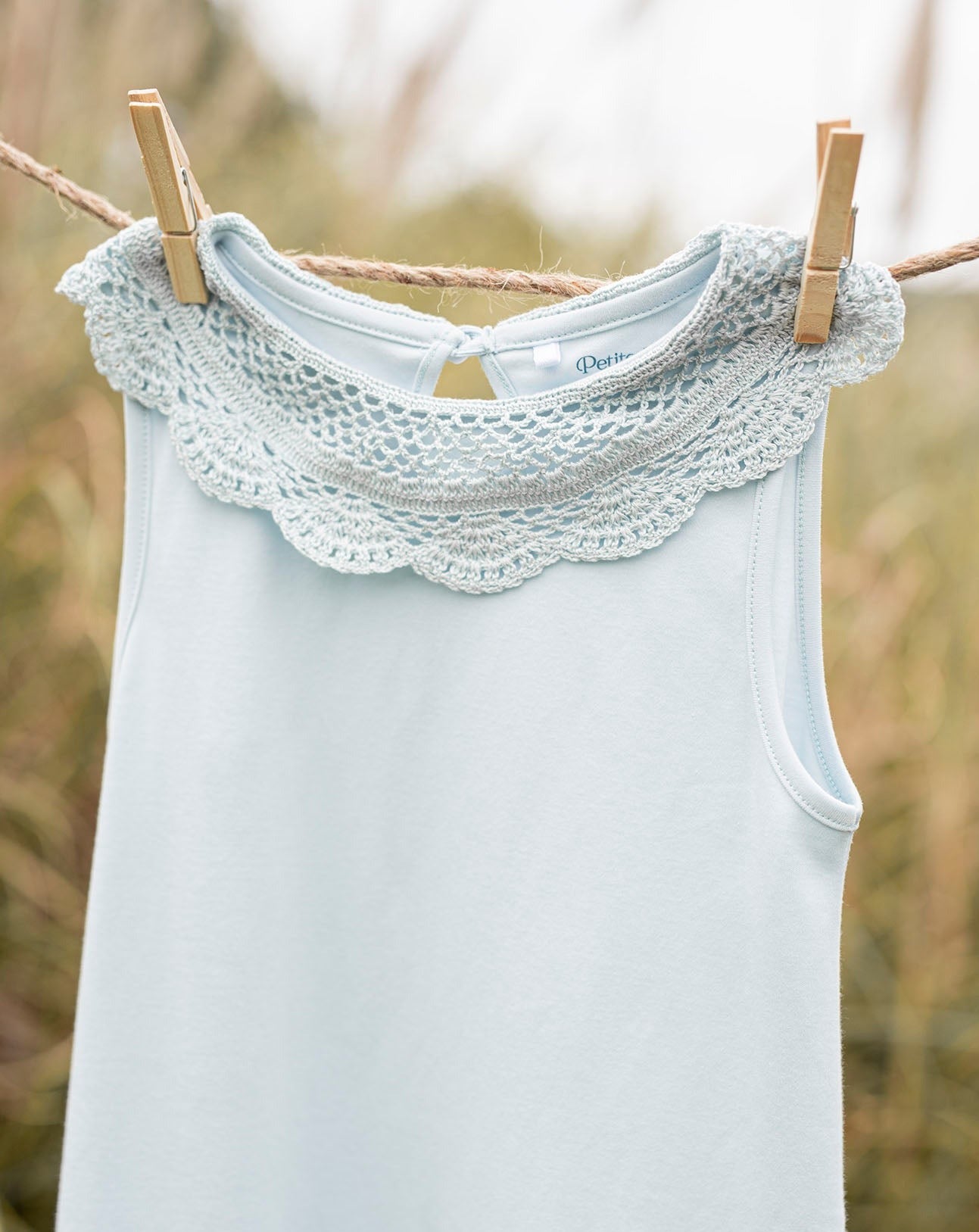 Chemise de nuit bleue en crochet pour enfant