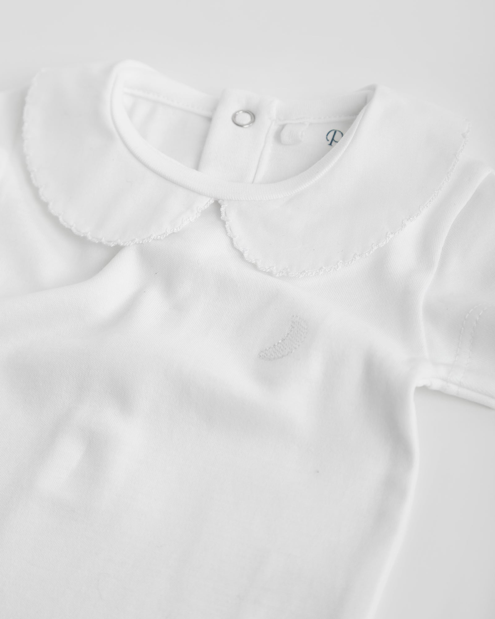 White Body with Short Sleeves
