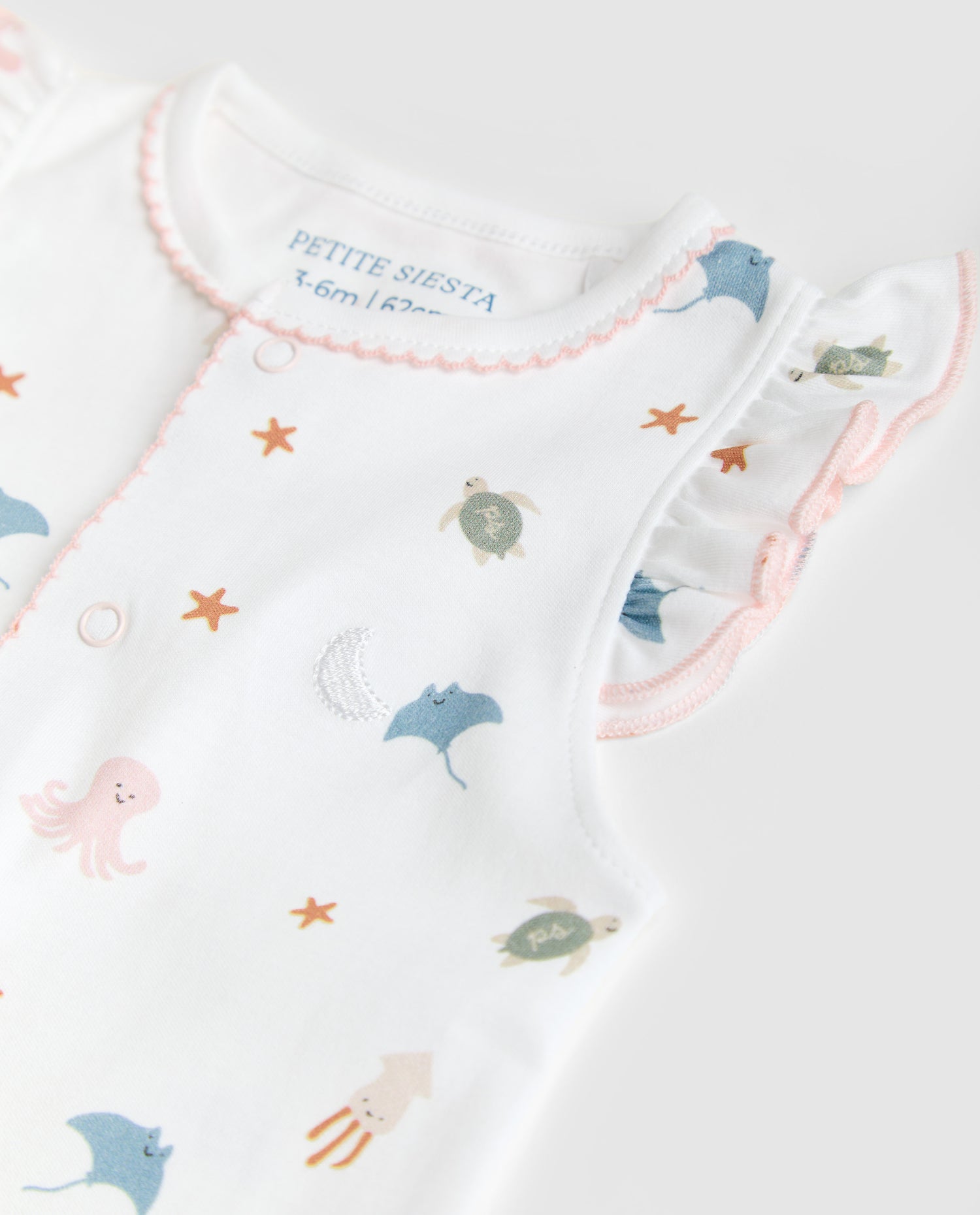 Pyjama court à volants pour bébé