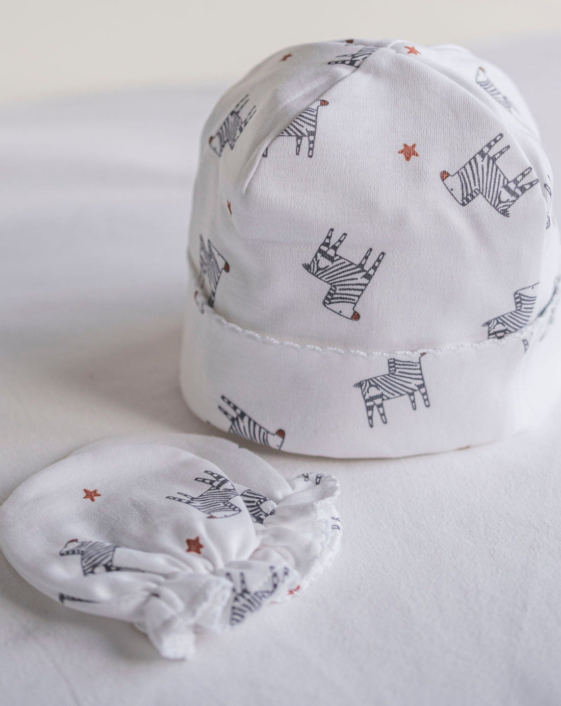 Pack Gorrito y Manoplas - Cebras &quot;Algo de Jaime&quot;